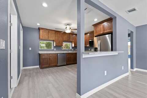 1104 Madison Street, Cleburne, TX 76033