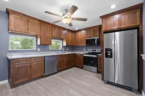 1104 Madison Street, Cleburne, TX 76033