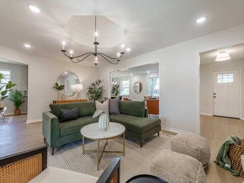 4307 Blackheath Road, Dallas, TX 75227