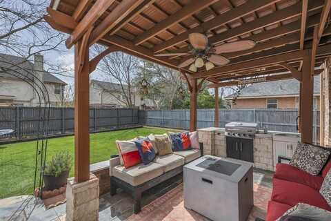 701 Crystal Lane, Hurst, TX 76054