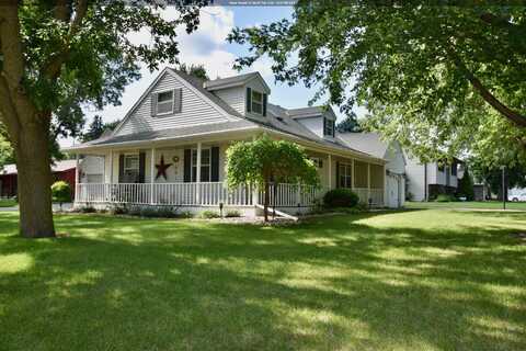 403 Walnut Ave, Sibley, IA 51249