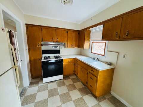 Frost Pond Rd, Glen Cove, NY 11542