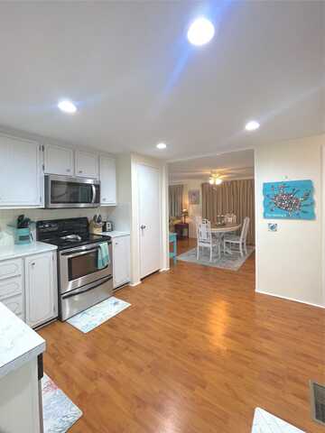 369 Pirates Rest, North Fort Myers, FL 33917