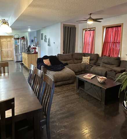 310 N Division St, Creston, IA 50801