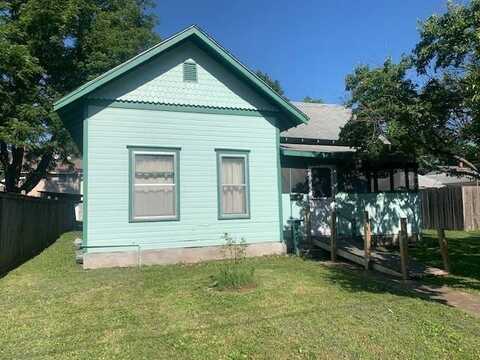 906 S Lincoln Ave, Chanute, KS 66720