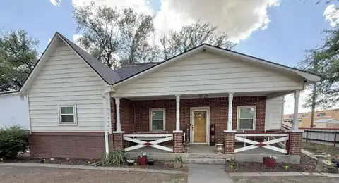 121 N 4th St, Texhoma, OK 73949
