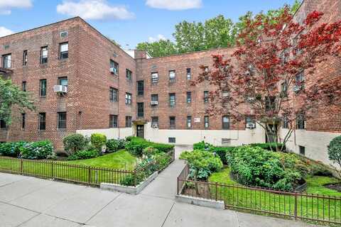 8867 Bay 16th St, Brooklyn, NY 11214