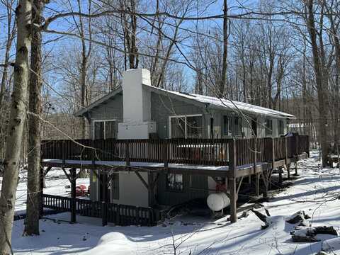 1827 Stag Run, Pocono Lake, PA 18347