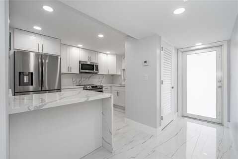 361 S Hollybrook Dr, Pembroke Pines, FL 33025