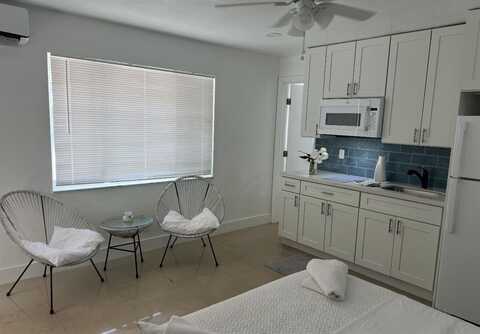 3209 NE 28th St, Fort Lauderdale, FL 33308