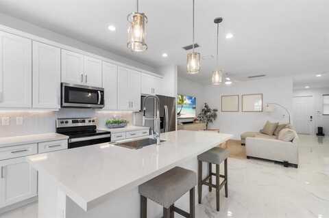 632 Parsons Way, Deerfield Beach, FL 33442