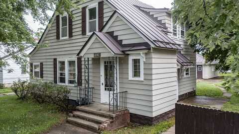 1219 ROYALTON Street, WAUPACA, WI 54981
