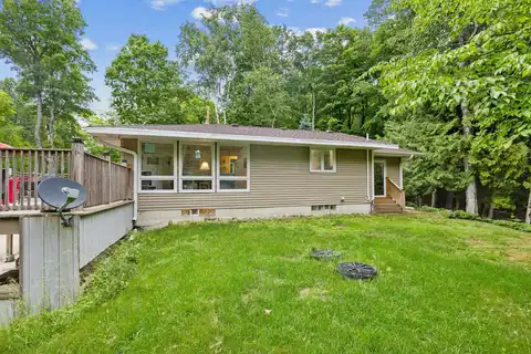 6170 BAY SHORE Drive, STURGEON BAY, WI 54235