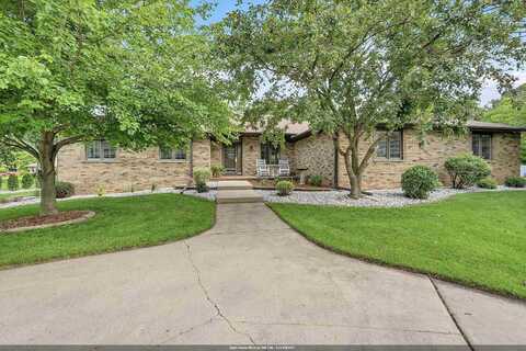 470 EARNHARDT Court, GREEN BAY, WI 54311