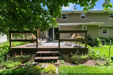 58 CRESTVIEW Drive, APPLETON, WI 54915