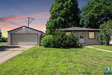 1615 E 32nd St, Sioux Falls, SD 57105