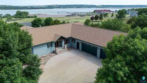 103 Spruce St, Oacoma, SD 57365