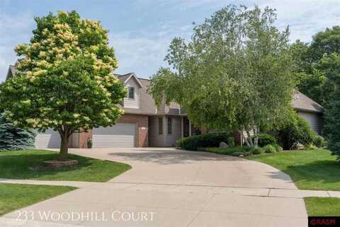 233 Woodhill Court, Mankato, MN 56001