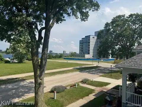 815 Fort Street, Port Huron, MI 48060