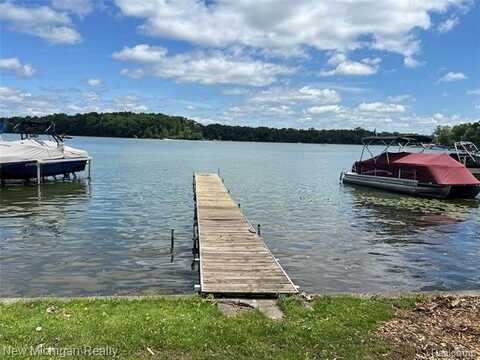 7920 Detroit Boulevard, Walled Lake, MI 48323