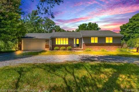 5094 Smiths Creek Road, Kimball, MI 48074