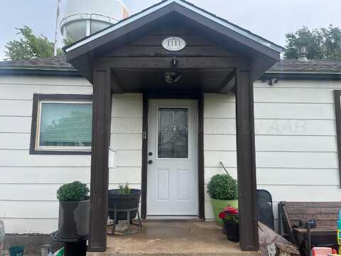 1111 S Klein Avenue, Dumas, TX 79029