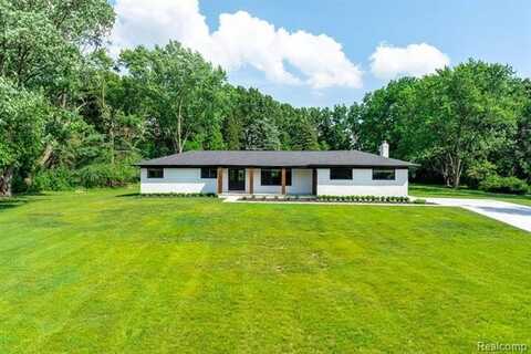 6284 Malvern Drive, Troy, MI 48098