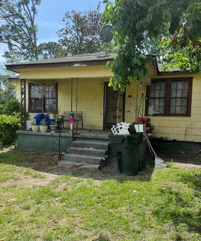 212 South Madison Street, Lyons, GA 30436
