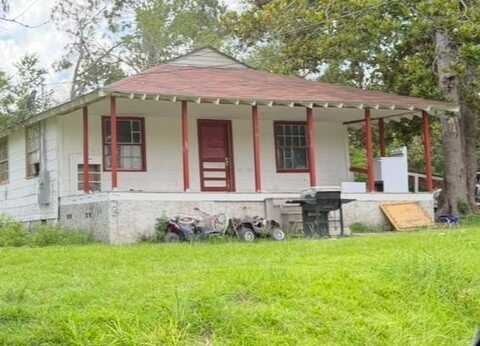 224 South Madison St, Lyons, GA 30436