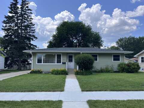 1530 S Dakota Street, Aberdeen, SD 57401