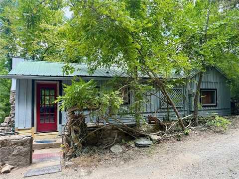 16 Nut ST, Eureka Springs, AR 72632