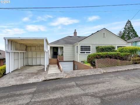 15 AUBURN AVE, Astoria, OR 97103