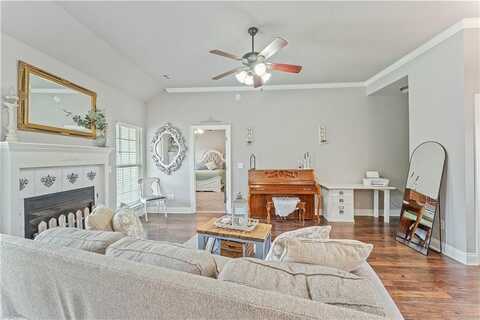 706 Woodland ST, Centerton, AR 72719