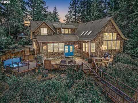 1050 SE SHADY COVE LN, Waldport, OR 97394