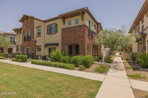 2746 S DECATUR Drive, Gilbert, AZ 85295