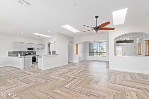 24431 W HORNED OWL Trail, Wittmann, AZ 85361