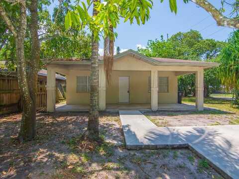605 Dundas Court, Fort Pierce, FL 34950