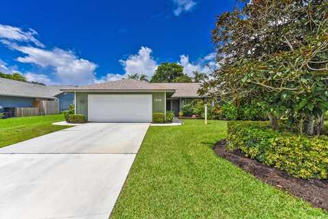 7906 SE Trenton Avenue, Hobe Sound, FL 33455