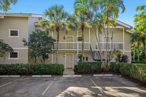 11863 Wimbledon Circle, Wellington, FL 33414