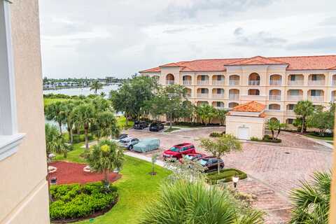 19 Harbour Isle Drive W, Fort Pierce, FL 34949