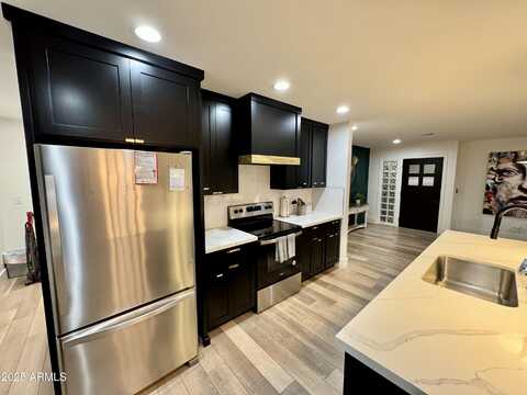 8507 E Bonnie Rose Avenue, Scottsdale, AZ 85250