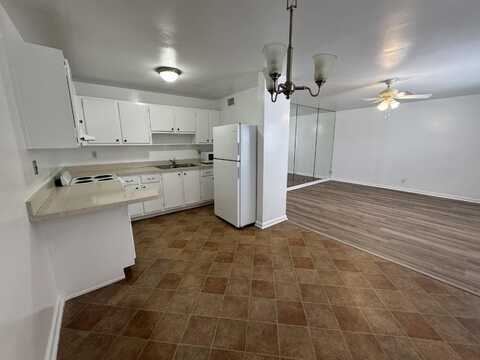 810 Lake Shore Drive, Lake Park, FL 33403
