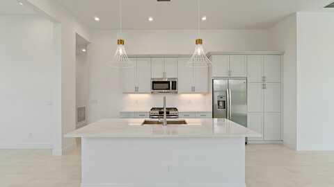 204 SE Via Sangro, Port Saint Lucie, FL 34952