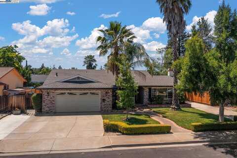 1043 Vienna St, Livermore, CA 94550