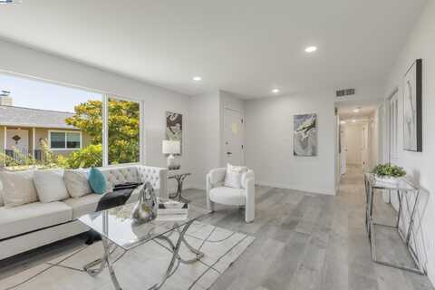 1965 Ascot Dr, Moraga, CA 94556