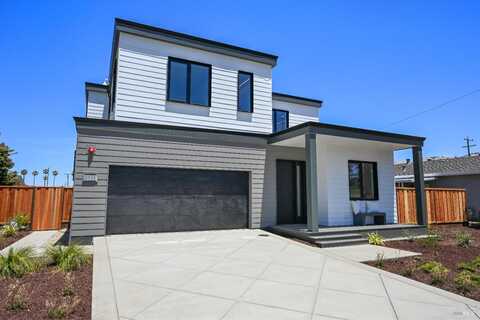 2020 Eagle Court, Santa Rosa, CA 95403