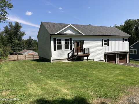 16 Iroquois St, Lanesborough, MA 01237