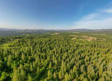 8414 E Lodge Pole Ln, Chattaroy, WA 99003