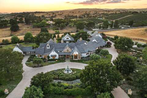 1325 Ladan Drive, SOLVANG, CA 93463