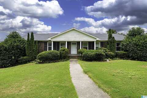 2421 JAMESTOWN DRIVE, HOOVER, AL 35226